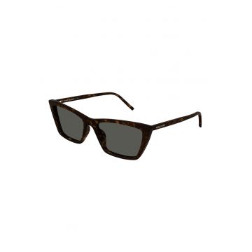 Ochelari de soare cat-eye.