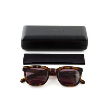 Ochelari de soare  maro - dimensiuni 48x24x145mm - set cu etui si stergator